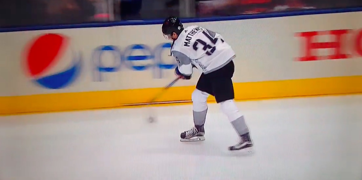Video: Auston Matthews esitteli taitojaan avausottelun alkulämmöissä - helposti se jalkahyvä lähtee | Laitataklaus.com Video: Auston Matthews esitteli taitojaan avausottelun alkulämmöissä - helposti se jalkahyvä lähtee | Laitataklaus.com