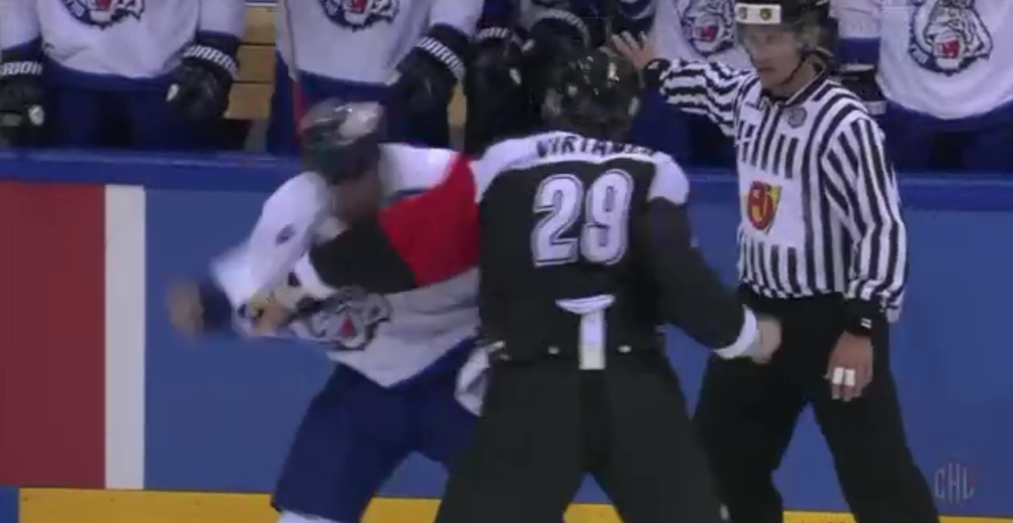 Video: TPS:n Jonne Virtanen koulutti slovakkipakkia nyrkeillään Video: TPS:n Jonne Virtanen koulutti slovakkipakkia nyrkeillään | Laitataklaus.com