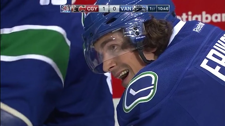 Loui Eriksson onnistui maalinteossa, mutta väärään päähän. Loui Eriksson onnistui maalinteossa, mutta väärään päähän.