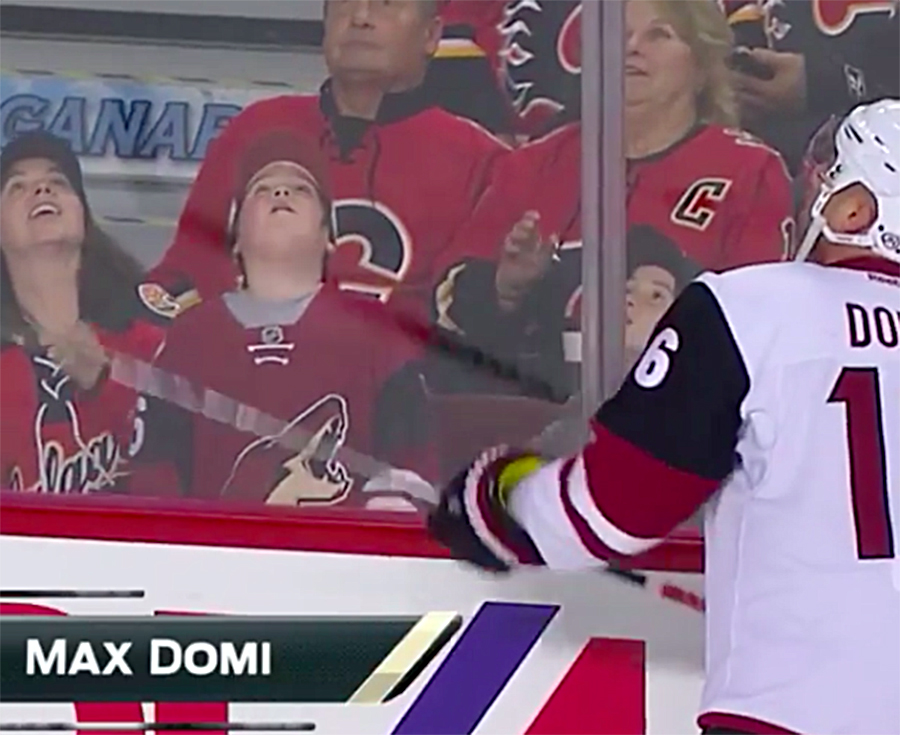 Video: Max Domi halusi muistaa pikkufania kiekolla - onnistuminen viimein | Laitataklaus.com Video: Max Domi halusi muistaa pikkufania kiekolla - onnistuminen viimein | Laitataklaus.com
