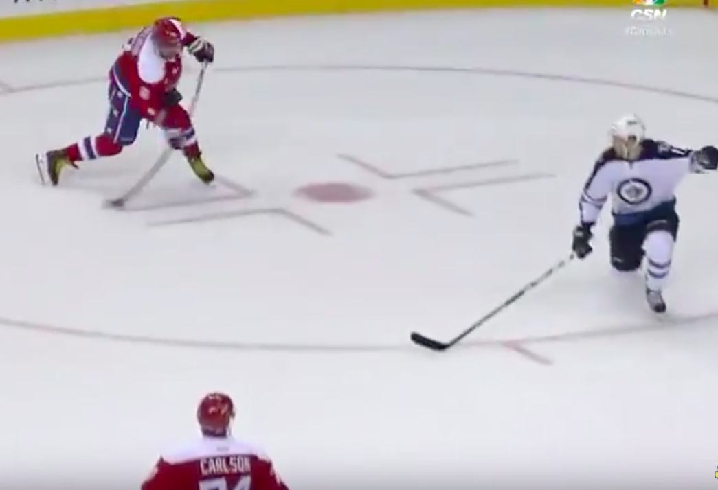 Video: Alex Ovechkinin tulinen lämäri Video: Alex Ovechkinin tulinen lämäri