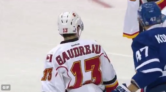 Leo Komarov tarkistaa onko Johnny Gaudreau ok Leo Komarov tarkistaa onko Johnny Gaudreau ok