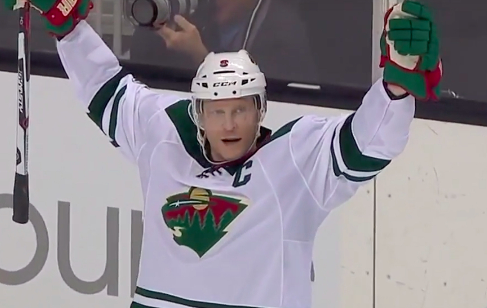 Mikko Koivulle sorvattiin muhkea jatkosopimus Minnesotaan Mikko Koivulle sorvattiin muhkea jatkosopimus Minnesotaan