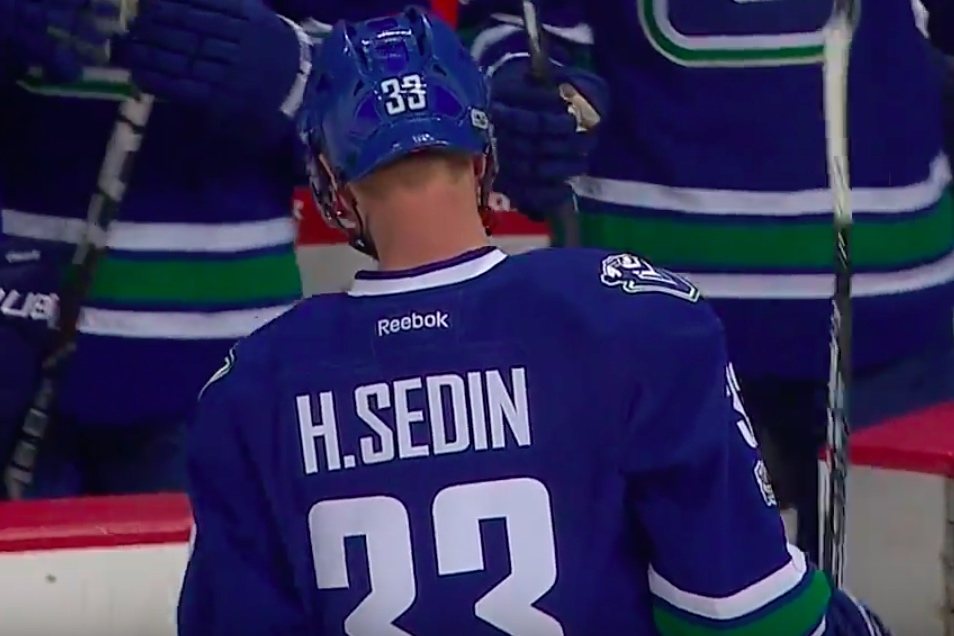 Video: Henrik Sedin iski uransa 1000. pisteen - myös vastustajan maalivahti onnitteli | Laitataklaus.com Video: Henrik Sedin iski uransa 1000. pisteen - myös vastustajan maalivahti onnitteli | Laitataklaus.com