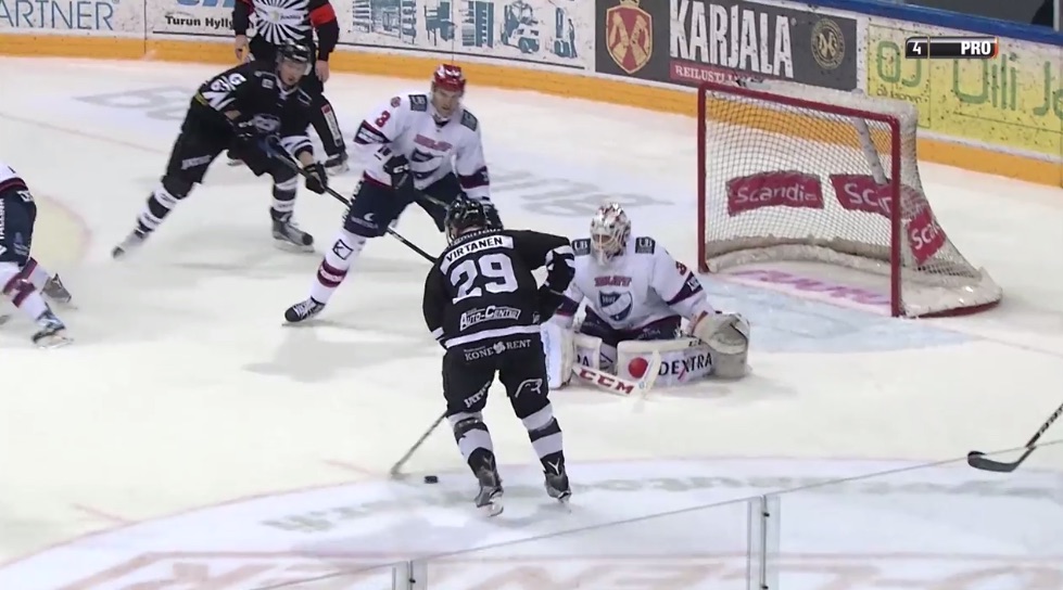 Jonne Virtanen leikittelee HIFKlla Jonne Virtanen leikittelee HIFKlla