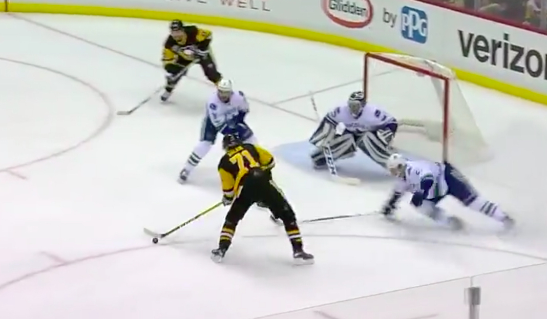 Video: Malkin herkutteli upean namupassin Kesselin osumaan | Laitataklaus.com Video: Malkin herkutteli upean namupassin Kesselin osumaan | Laitataklaus.com