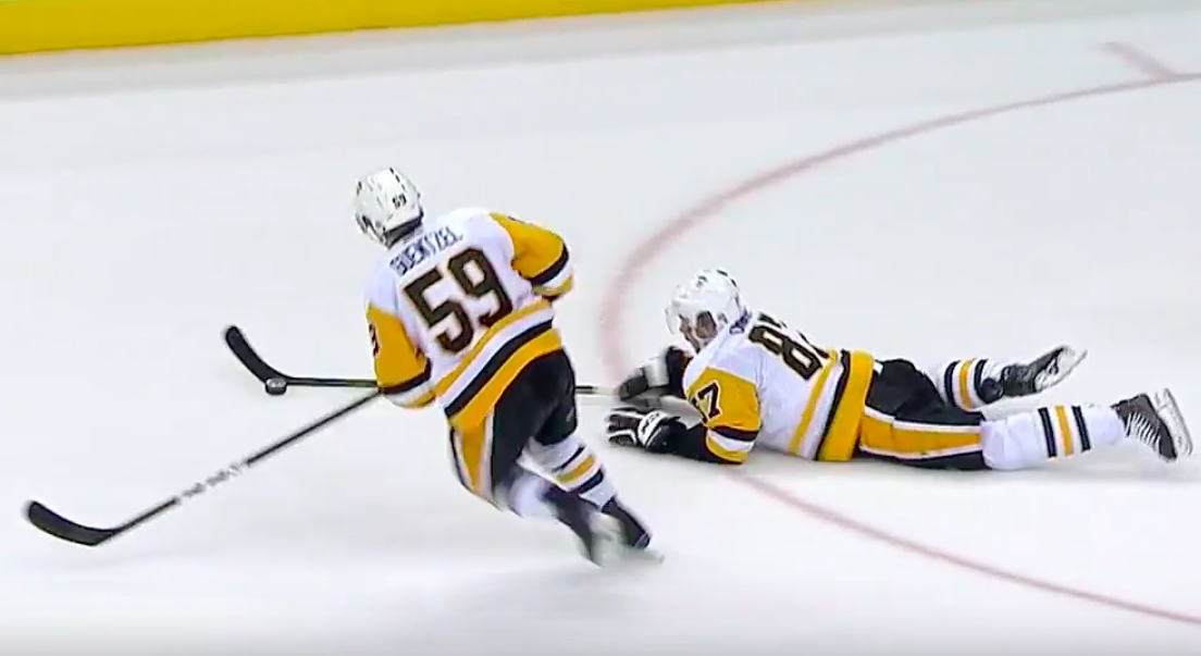 Video: Penguins tykitti Holtbyn vaihtoon - peräti kuusi maalia Capitalsin verkkoon | Laitataklaus.com Video: Penguins tykitti Holtbyn vaihtoon - peräti kuusi maalia Capitalsin verkkoon | Laitataklaus.com