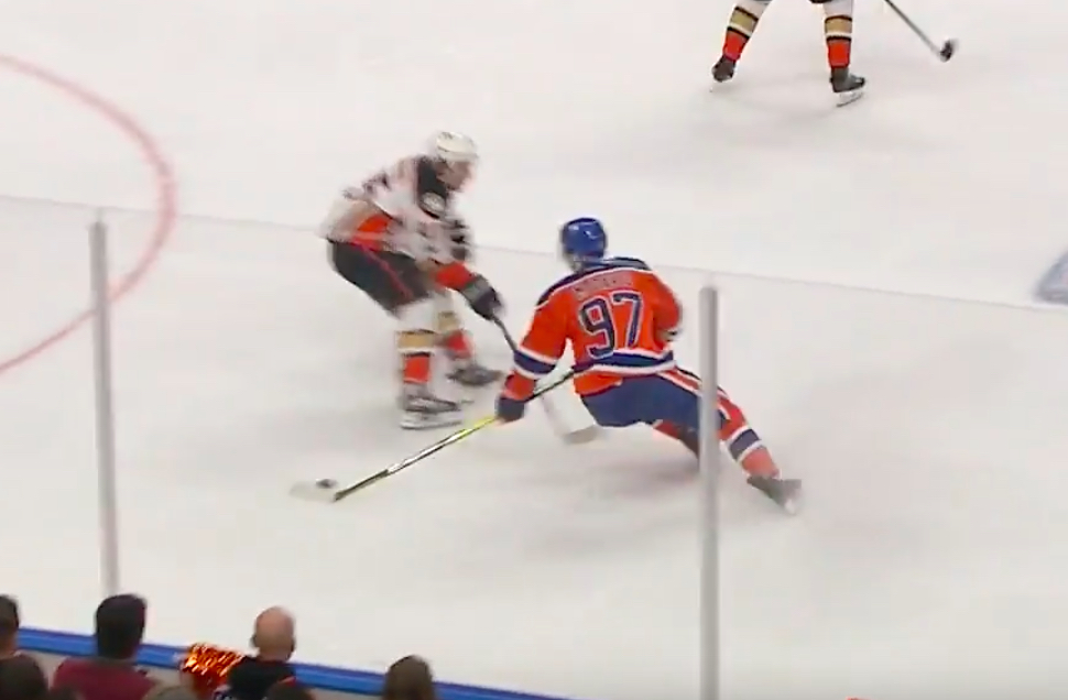 Video: McDavid kahvitti Vatasen ja iski tasoituksen | Laitataklaus.com Video: McDavid kahvitti Vatasen ja iski tasoituksen | Laitataklaus.com