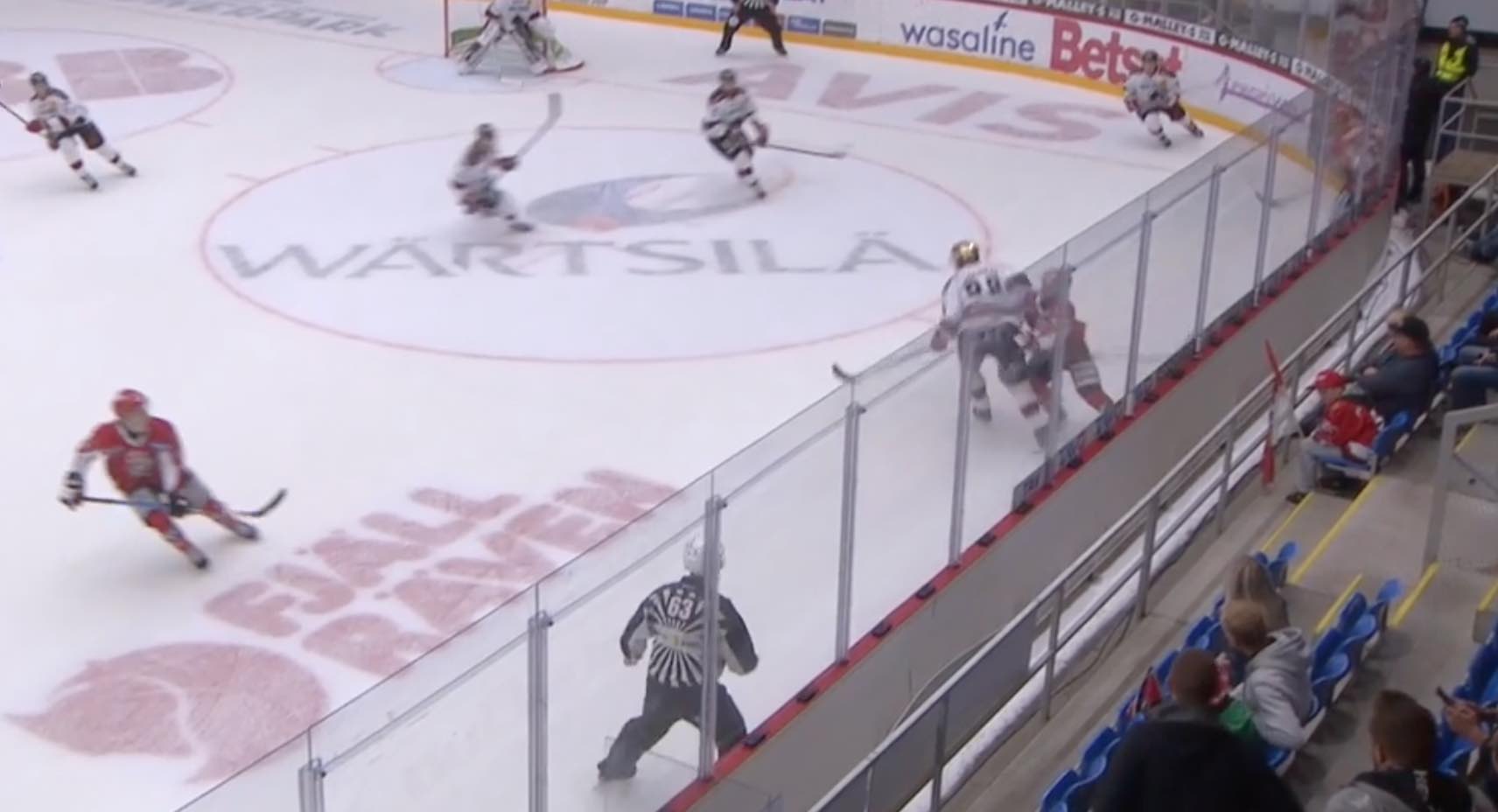 Antoine Laganiere Ässät / Laitataklaus.com Antoine Laganiere Ässät / Laitataklaus.com