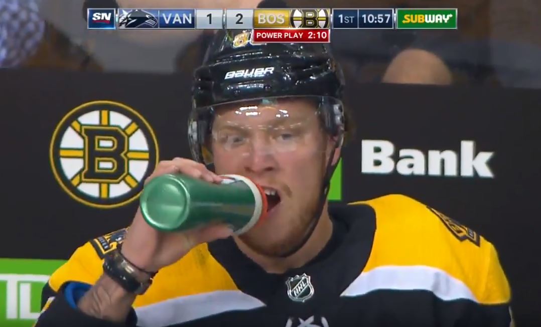 Video: David Pastrnak maalasi unelmaosuman Canucksin verkkoon Video: David Pastrnak maalasi unelmaosuman Canucksin verkkoon