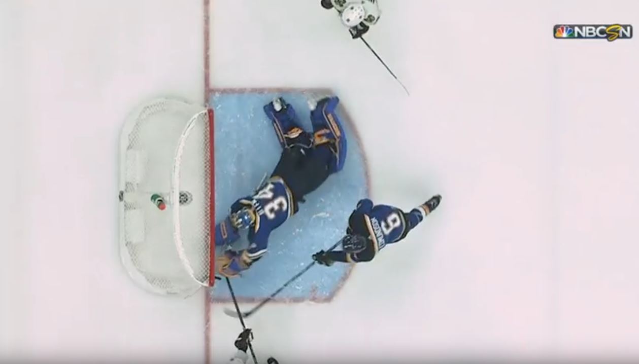 Video: Jake Allen ryösti Patrick Kanen maaliyrityksen upealla mailastopilla Video: Jake Allen ryösti Patrick Kanen maaliyrityksen upealla mailastopilla