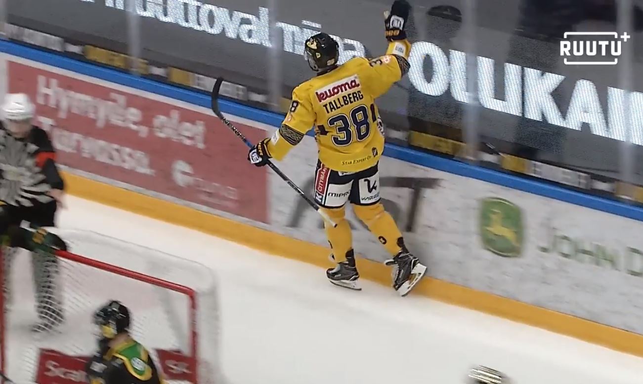Video: Vähätalo loihti upean esityön - Tallberg viimeisteli yläkulmaan AV:lla Video: Vähätalo loihti upean esityön - Tallberg viimeisteli yläkulmaan AV:lla