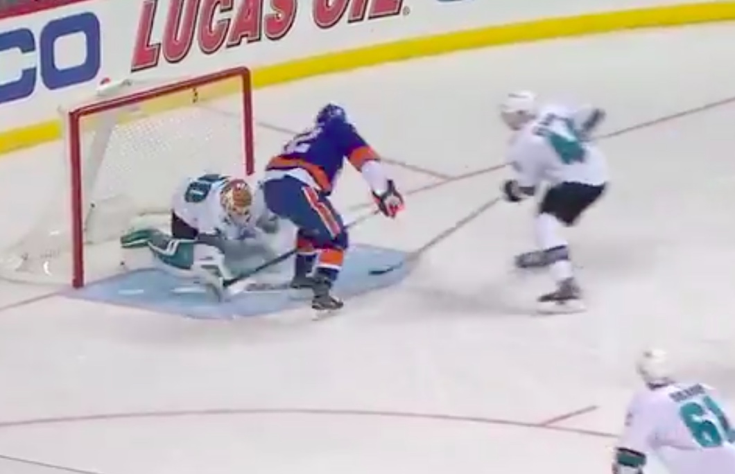 Video: Josh Bailey teki uskomattoman taidokkaan osuman NHL:ssa Video: Josh Bailey teki uskomattoman taidokkaan osuman NHL:ssa