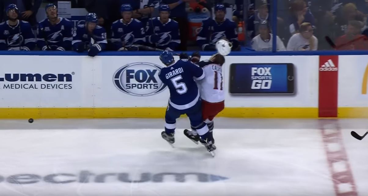 Video: Tampa Bayn Girardi ajeli Columbuksen Calvertin täysin pystyyn Video: Tampa Bayn Girardi ajeli Columbuksen Calvertin täysin pystyyn