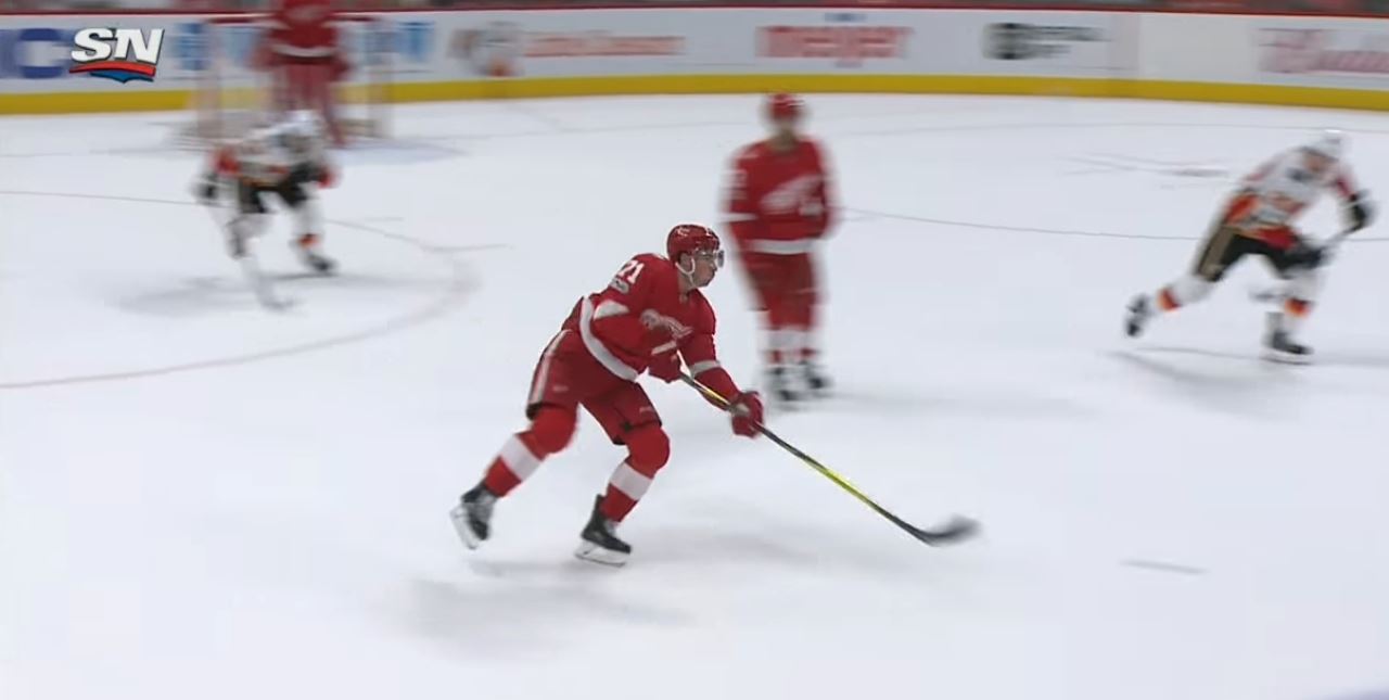 Dylan Larkin | Laitataklaus.com Video: Detroitin Larkinilta upea oivallus - esityö maaliin päätylaudan kautta