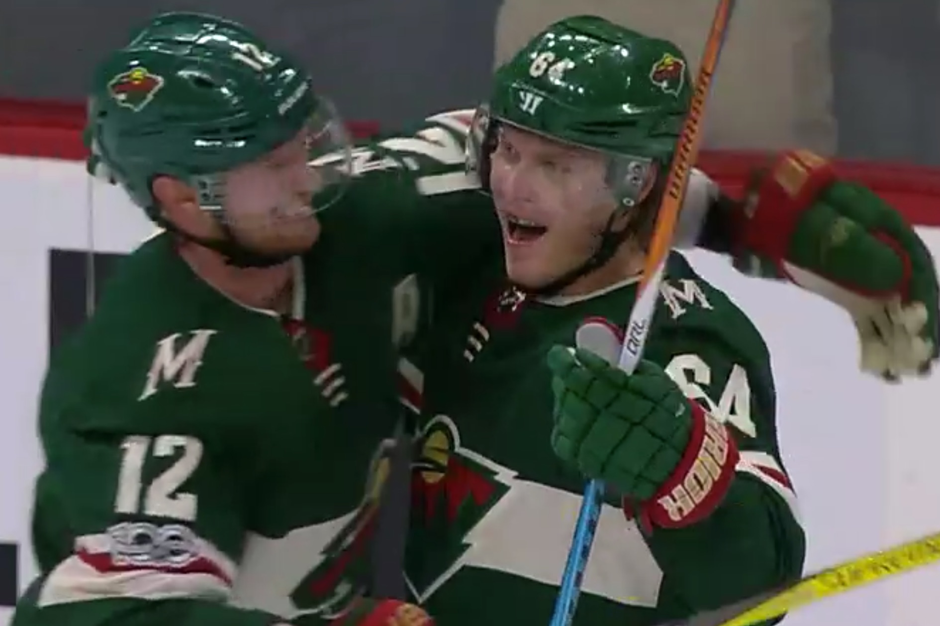 Video: Mikael Granlund ilmiliekeissä - taululle tehot 2+1 | Laitataklaus.com Video: Mikael Granlund ilmiliekeissä - taululle tehot 2+1 | Laitataklaus.com