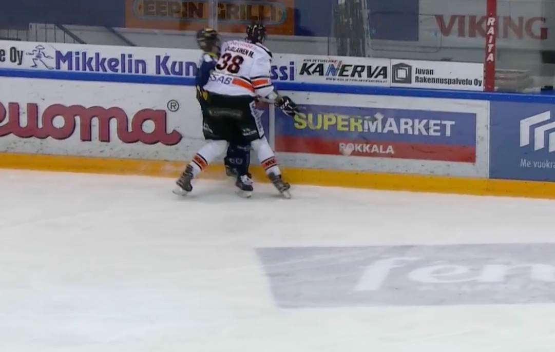 Video: HPK:n Miro Karjalaiselle jo kauden kolmas ulosajo | Laitataklaus.com Video: HPK:n Miro Karjalaiselle jo kauden kolmas ulosajo | Laitataklaus.com