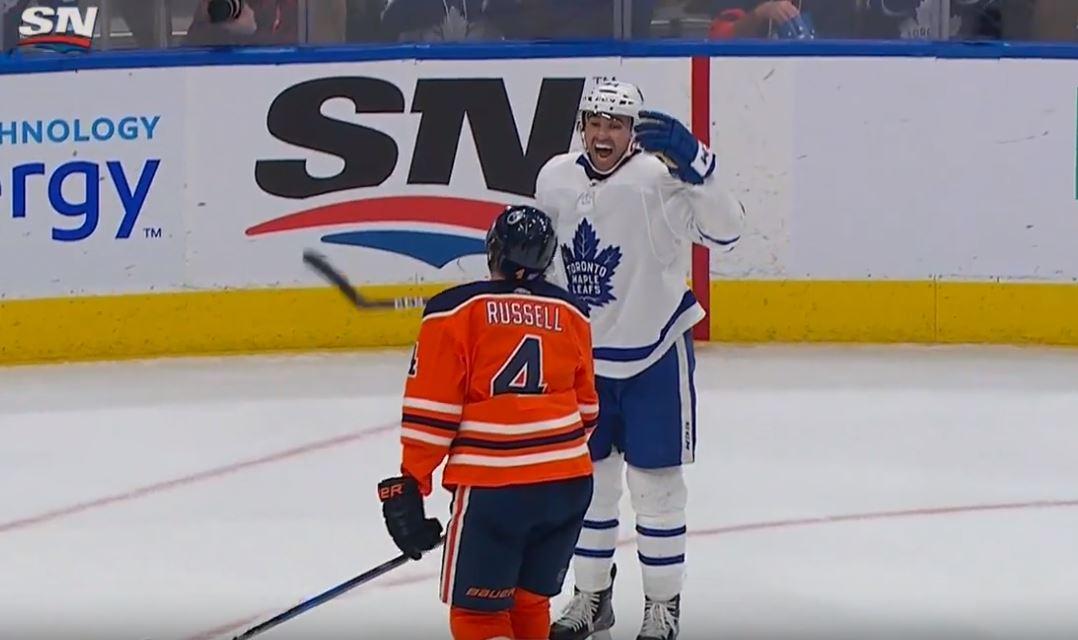 Kris Russell | Laitataklaus.com Video: Oilersin Kris Russell laukoi karmaisevan epäonnisen oman maalin