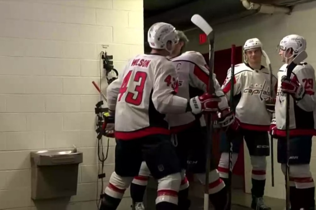 Alexander-Ovechkin-Tom-Wilson Washington Capitals voitti viime yönä Carolina Hurricanes lukemin 5-4 ja. Alexander Ovechkin teki Capitalsin tasoituksen ja voittomaalin.