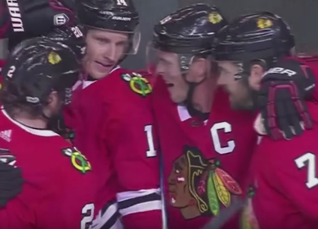 Chicago-Blackhawks Fanit äänestivät Chicago Blackhawksin peliasun NHL:n kaikkien aikojen komeimmaksi.
