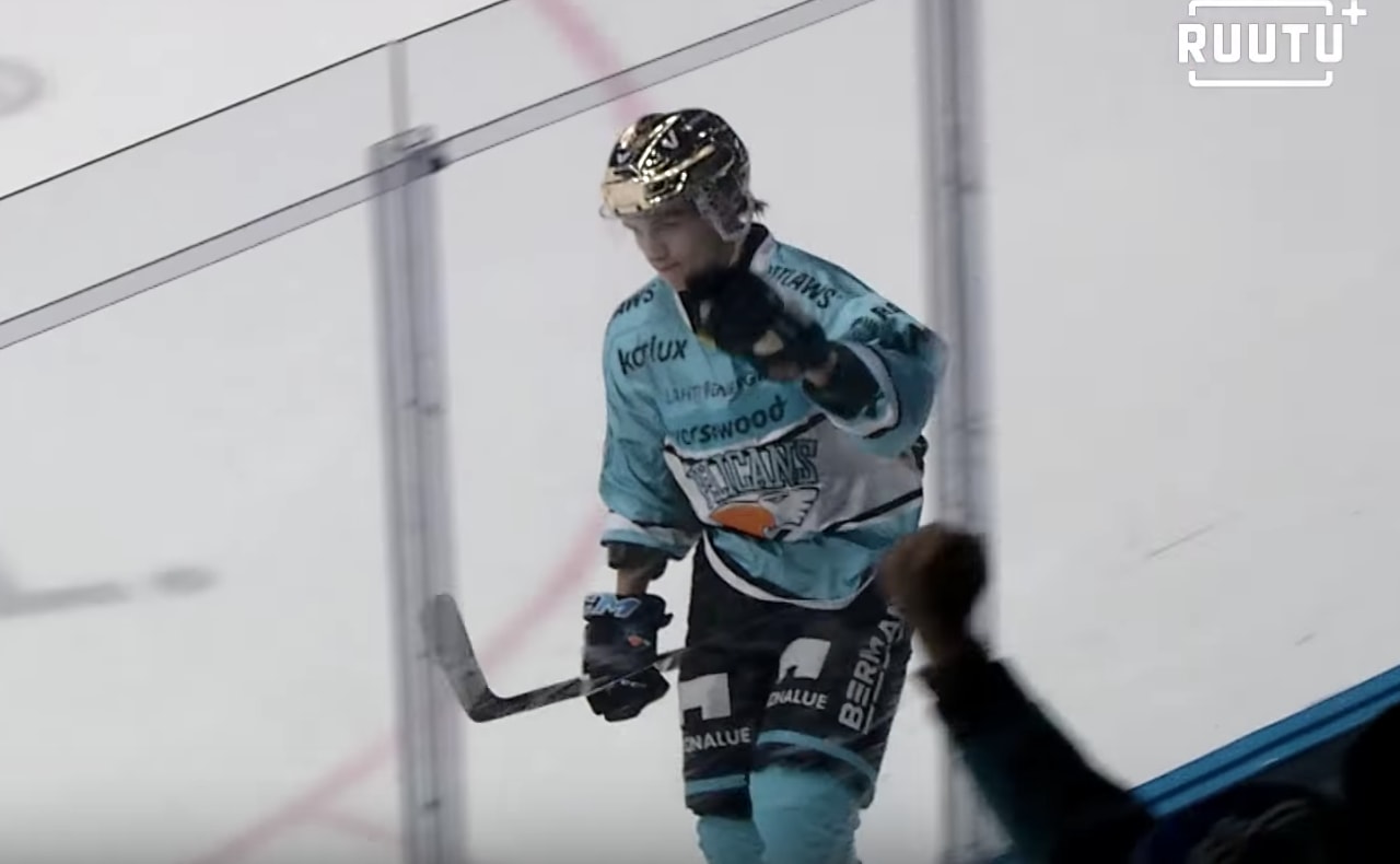 Iikka-Kangasniemi-HIFK:hon Iikka Kangasniemi on vaihtamassa Hämeen Sanomien mukaan ensi kaudeksi Pelicans-paidan HIFK-nuttuun.