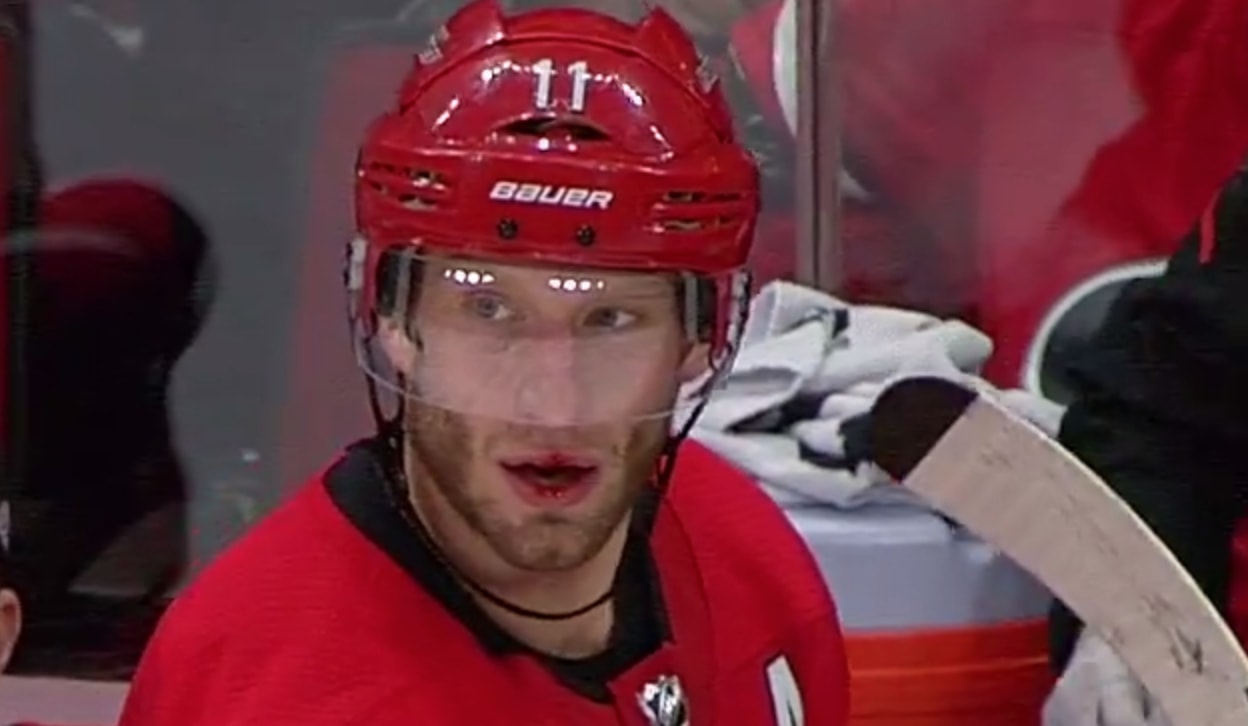 Jordan-Staal-naama-auki