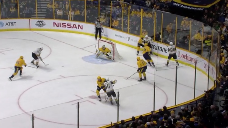 Juuse Saros pysäyttää James Nealin Juuse Saros torjui ottelussa Vegas Golden Knightsia vastaan jo kauden kolmannen nollapelinsä.