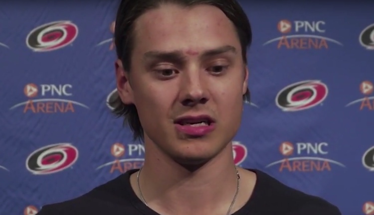 Sebastian Aho haastattelussa Sebastian Aholle on tarjottu huhujen mukaan naurettavan pientä sopimusta.