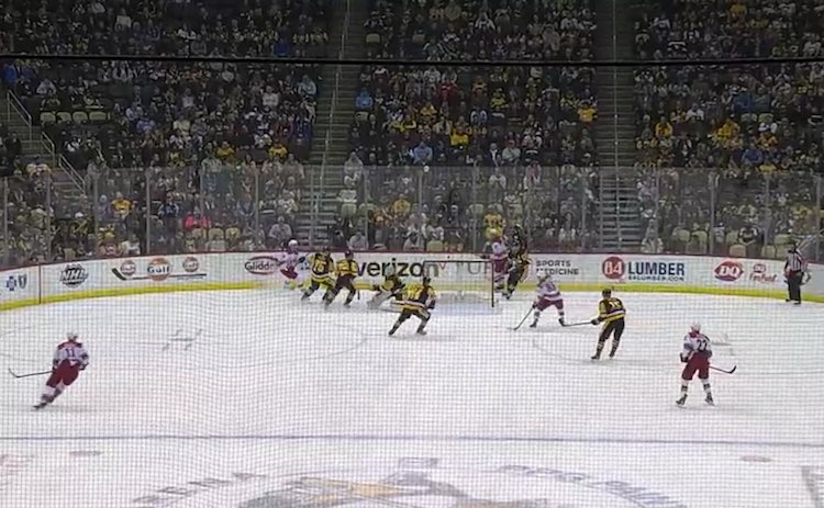 Sebastian Aho & Teuvo Teräväinen Carolina Hurricanesin suomalaistähti Sebastian Aho vietti Pittsburghissa kolmen tehopisteen iltaa.