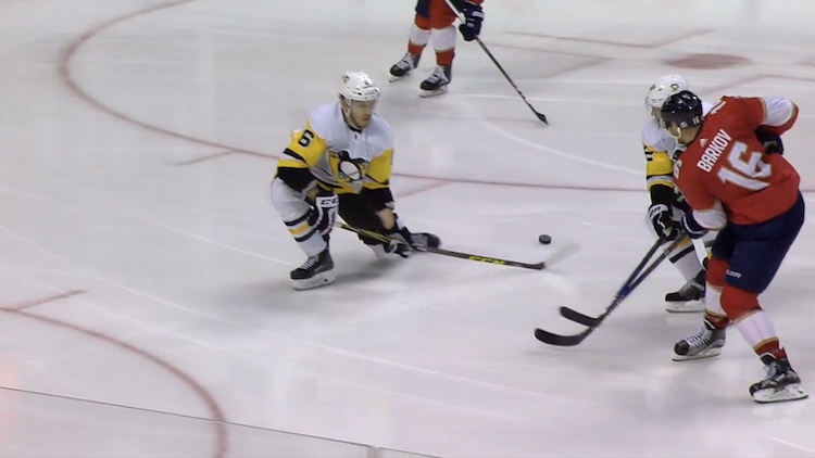 Aleksander Barkov syöttö Aleksander Barkov nousi suomalaisten pistepörssin kärkeen.