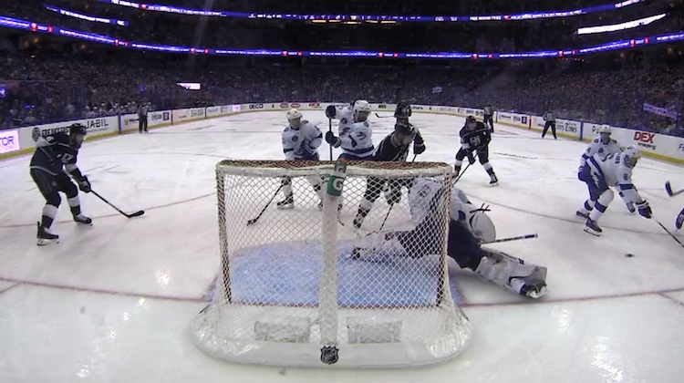 Andrei Vasilevskiy uskomaton torjunta Andrei Vasilevskiy tarvitsi myös ripauksen onnea ehkä vuoden hienoimman pelastuksen tekemiseen.
