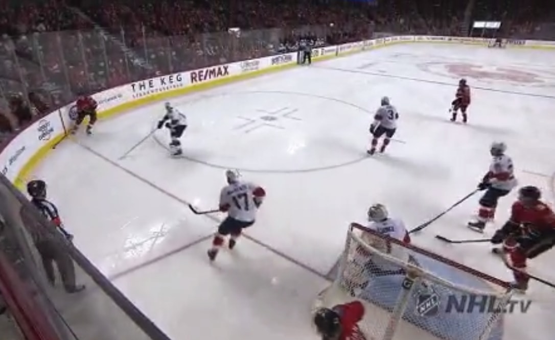 Dougie Hamilton nollakulma Dougie Hamilton taituroi hattutemppuun johtaneen osuman nollakulmasta.