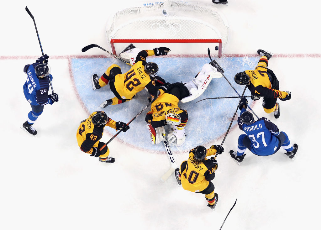 Leijonat juhli voittoa Leijonat juhli voittoa Pyeongchangin olympiaturnauksen avausottelussaan.