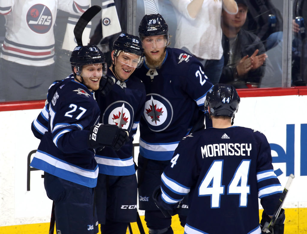 Patrik Laine Stastny Ehlers Patrik Laine sai rinnalleen uuden sentterin Paul Stastnyn muodossa.