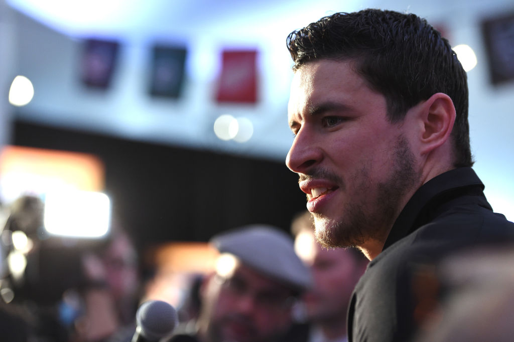<> on January 27, 2018 in Tampa, Florida. Sidney Crosby yllätti nuoren kanadalaiskiekkoilijan ulkojääkaukalossa.