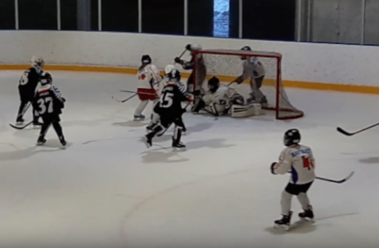 Kaapo teki ilmaveivimaalin JYP:n E2:ssa pelaava Kaapo iski JyKin verkkoon ilmaveivimaalin!