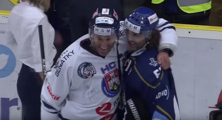 Petr Nedved Jaromir Jagr Petr Nedvedin menoa kaukalossa oli upea seurata, sillä hänen huikea nopeutensa ei ollut kadonnut mihinkään.