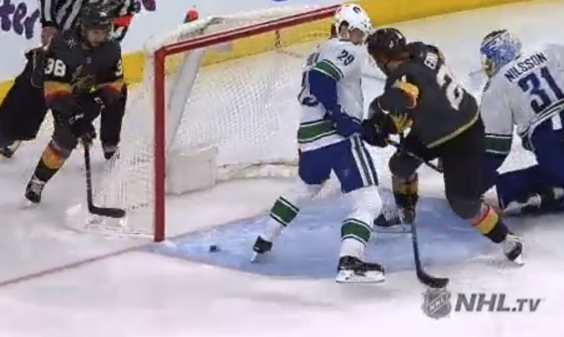 Tomas Hyka uran ensimmäinen maali Tomas Hyka iski aamuyöstä NHL-uransa ensimmäisen maalin.