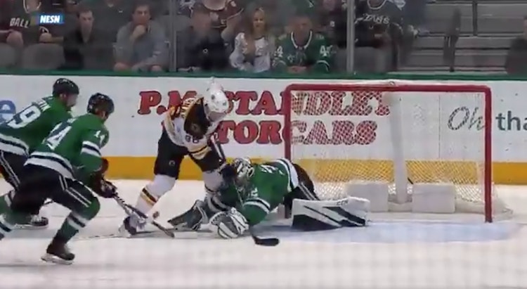Bruins teki voittomaalin vain 12 sekuntia ennen loppua Boston Bruins iski viime yönä voittomaalin vain 12 sekuntia ennen loppusummeria, kiitos David Pastrnakin.