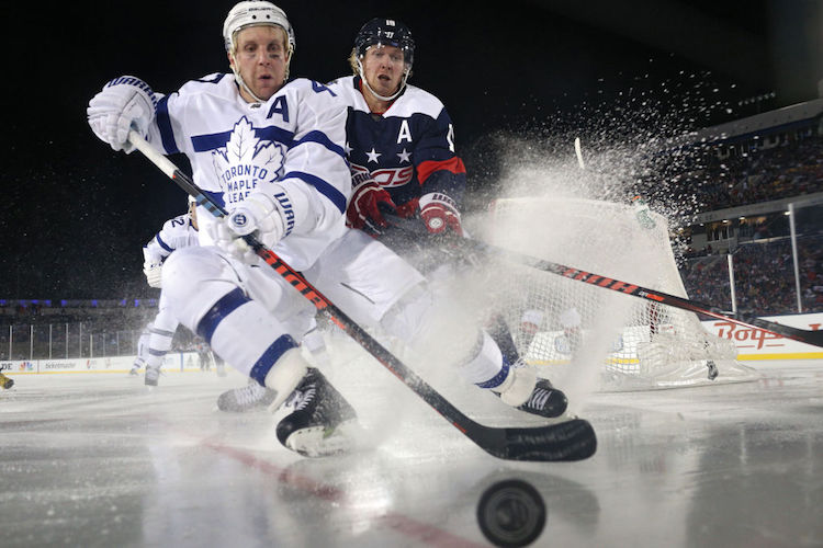 Getty Leo Komarov siirtymässä KHL:ään? Venäläisen uutissivuston mukaan Leo Komarov neuvottelee parhaillaan paluustaan KHL:ään.