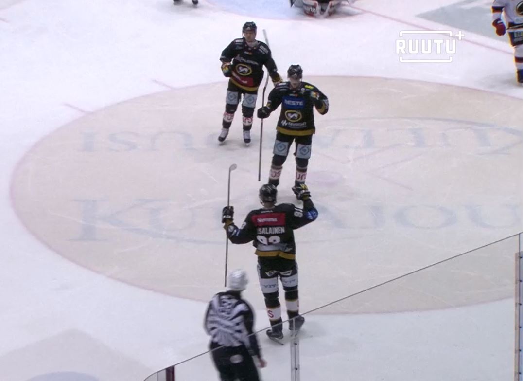 Oulun Kärpät | Laitataklaus.com Kärpät komeaan kotivoittoon Ässistä - TPS nujersi SaiPan jatkoerässä