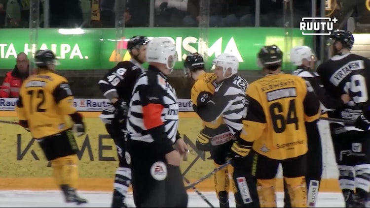 Lappeenrannassa viihdettä koko rahan edestä Lappeenrannassa tarjoiltiin sirkushuveja koko rahan edestä, kun SaiPa ja TPS ottivat yhteen.