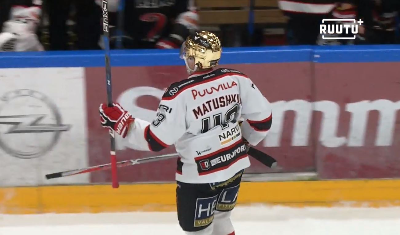 Maksim Matushkin | Laitataklaus.com VIDEO: Maksim Matushkin sai erikoisen ulosajon - heitti vastustajan mailan katsojalle