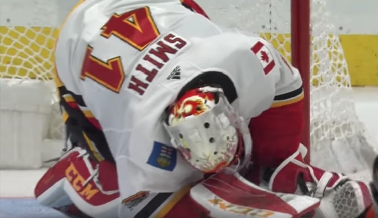 Mike Smithille sattui loukkaantuminen Mike Smithille sattui loukkaantuminen jo lokakuisessa ottelussa Anaheim Ducksia vastaan.