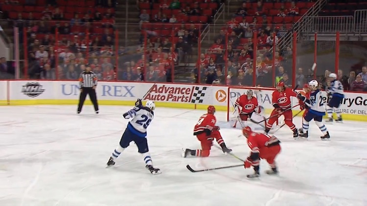Patrik Laine maalaa Patrik Laine iski taas kaksi maalia.