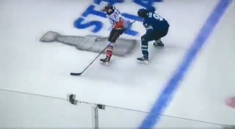 Evander Kane nöyryytti Montouria Evander Kane nöyryytti Ducks-puolustaja Brandon Montouria.