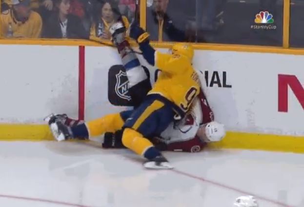 Filip Forsberg | Laitataklaus.com VIDEO: Filip Forsberg kolasi Siemensin aivan levyksi murskaavalla taklauksella