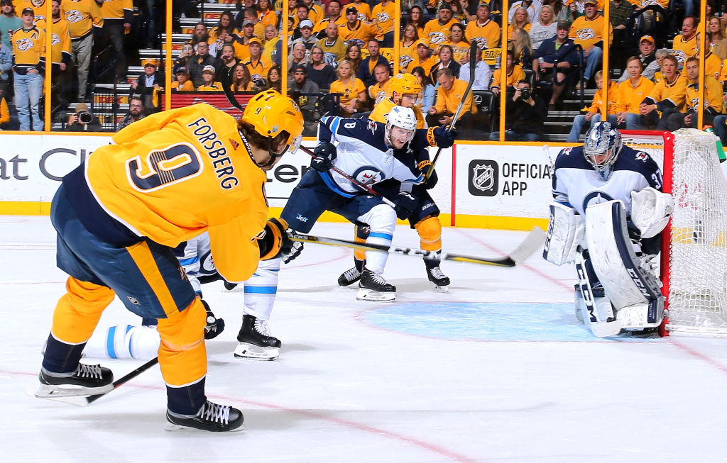 Getty Hellebuyck vei Rinnettä Connor Hellebuyck vei Rinnettä maalivahtien kohtaamisessa.