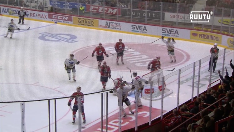 Lasse Kukkonen teki maalin Lasse Kukkonen teki maalin Kärppien voittoon päättyneessä välieräottelussa.
