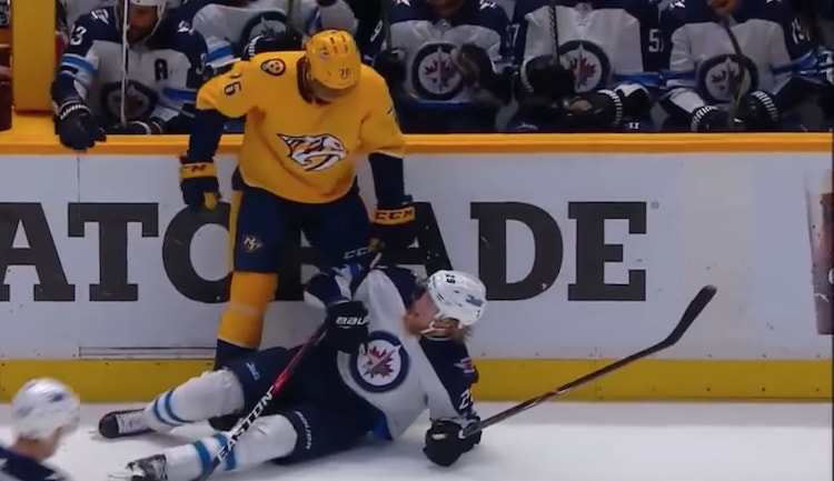 Patrik Laine ja PK Subban Patrik Laine ja PK Subban kinastelivat viime yön ottelussa.